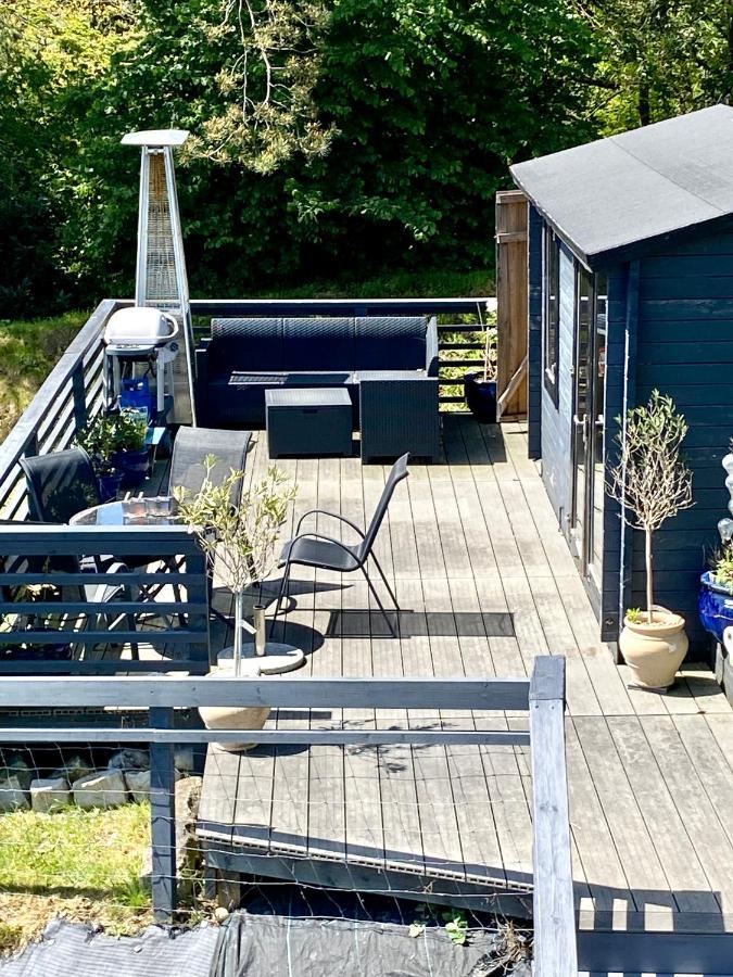 One Of The Best Properties In Lyme! Breathtaking Views Across The Whole Bay. 3 Stories With 2 Tier Veranda Around The Property. Sleeps 6 Lyme Regis Exteriér fotografie