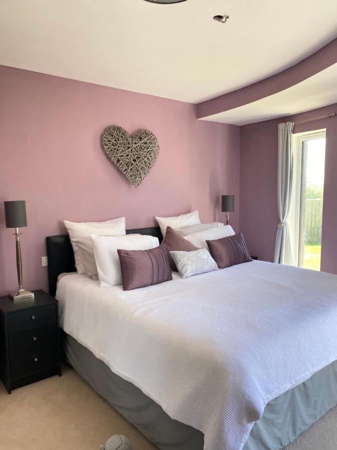 One Of The Best Properties In Lyme! Breathtaking Views Across The Whole Bay. 3 Stories With 2 Tier Veranda Around The Property. Sleeps 6 Lyme Regis Exteriér fotografie