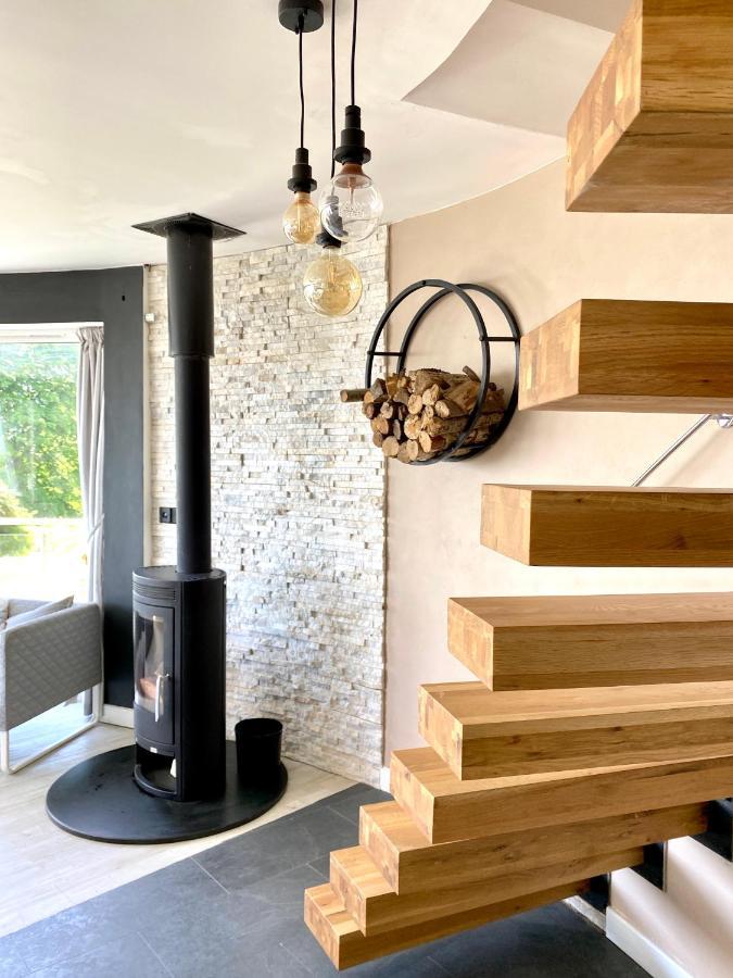 One Of The Best Properties In Lyme! Breathtaking Views Across The Whole Bay. 3 Stories With 2 Tier Veranda Around The Property. Sleeps 6 Lyme Regis Exteriér fotografie