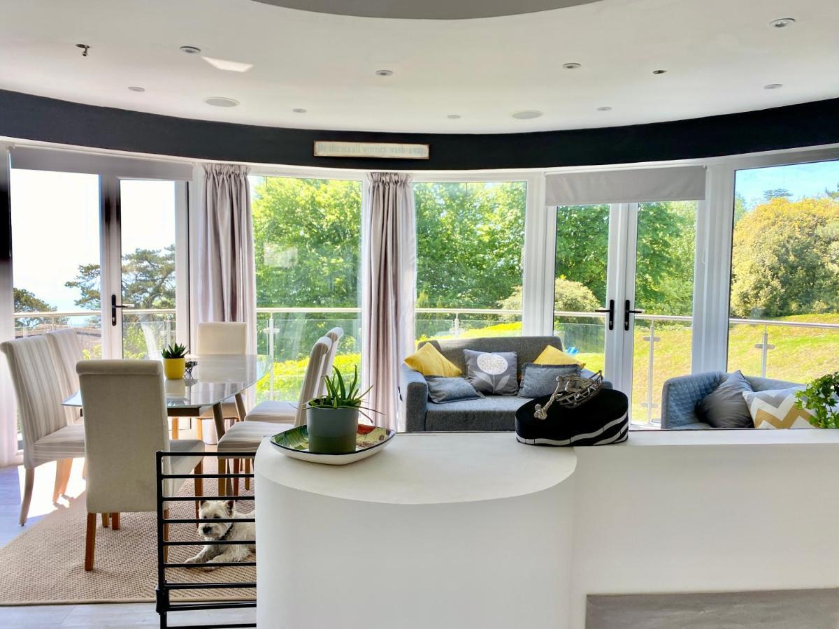 One Of The Best Properties In Lyme! Breathtaking Views Across The Whole Bay. 3 Stories With 2 Tier Veranda Around The Property. Sleeps 6 Lyme Regis Exteriér fotografie