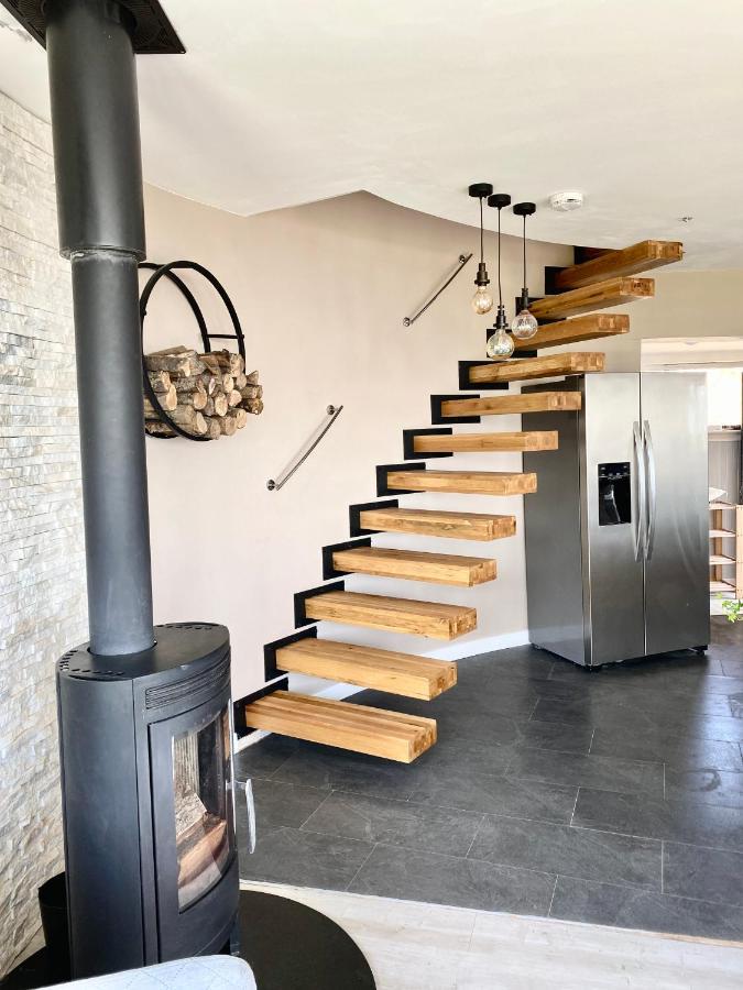 One Of The Best Properties In Lyme! Breathtaking Views Across The Whole Bay. 3 Stories With 2 Tier Veranda Around The Property. Sleeps 6 Lyme Regis Exteriér fotografie