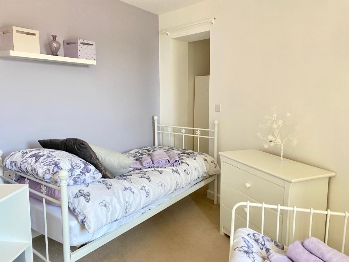 One Of The Best Properties In Lyme! Breathtaking Views Across The Whole Bay. 3 Stories With 2 Tier Veranda Around The Property. Sleeps 6 Lyme Regis Exteriér fotografie