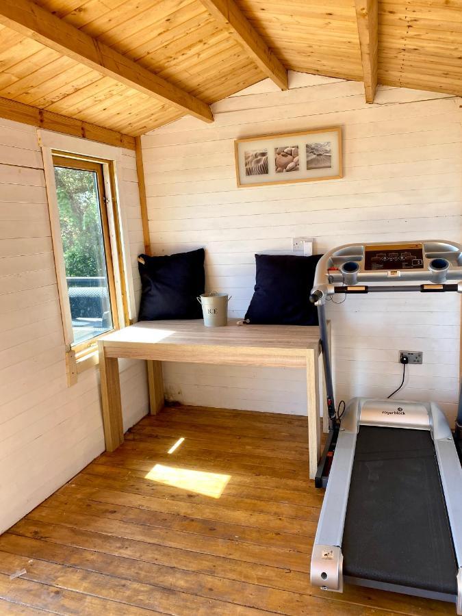 One Of The Best Properties In Lyme! Breathtaking Views Across The Whole Bay. 3 Stories With 2 Tier Veranda Around The Property. Sleeps 6 Lyme Regis Exteriér fotografie
