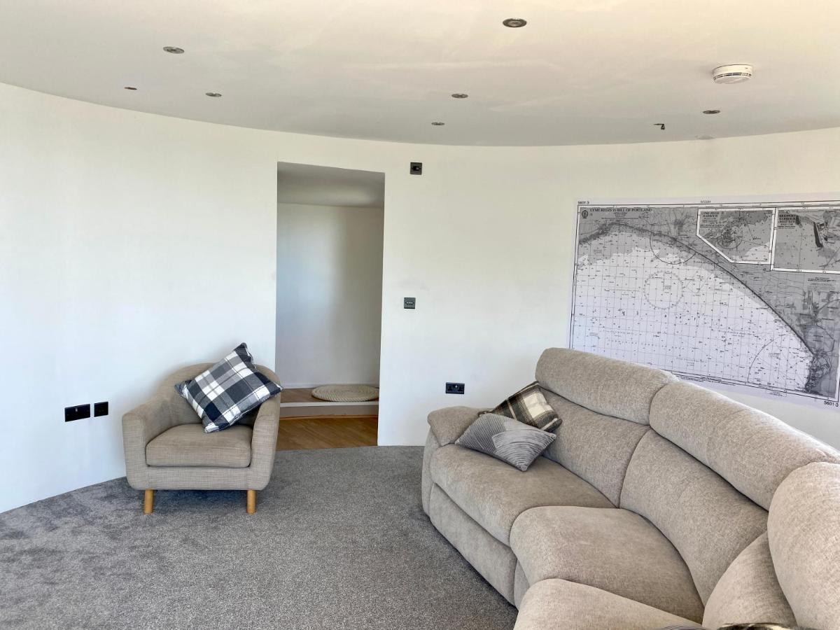 One Of The Best Properties In Lyme! Breathtaking Views Across The Whole Bay. 3 Stories With 2 Tier Veranda Around The Property. Sleeps 6 Lyme Regis Exteriér fotografie